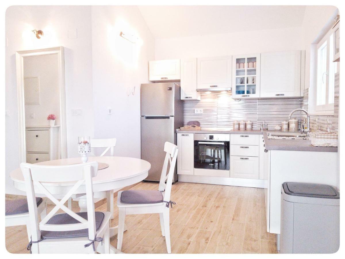 Apartment Nadoveza ตรีบูนย์ ภายนอก รูปภาพ