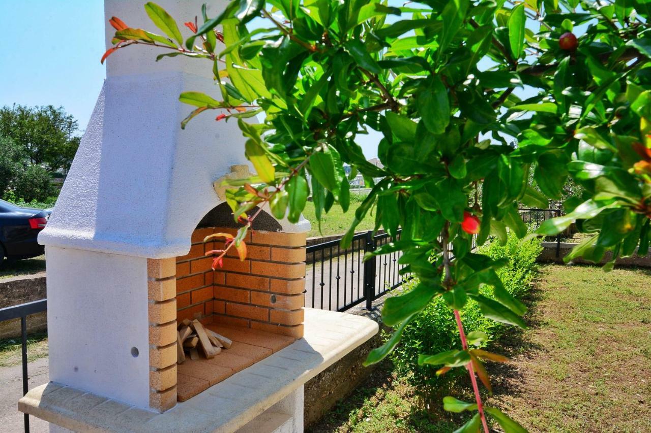 Apartment Nadoveza ตรีบูนย์ ภายนอก รูปภาพ