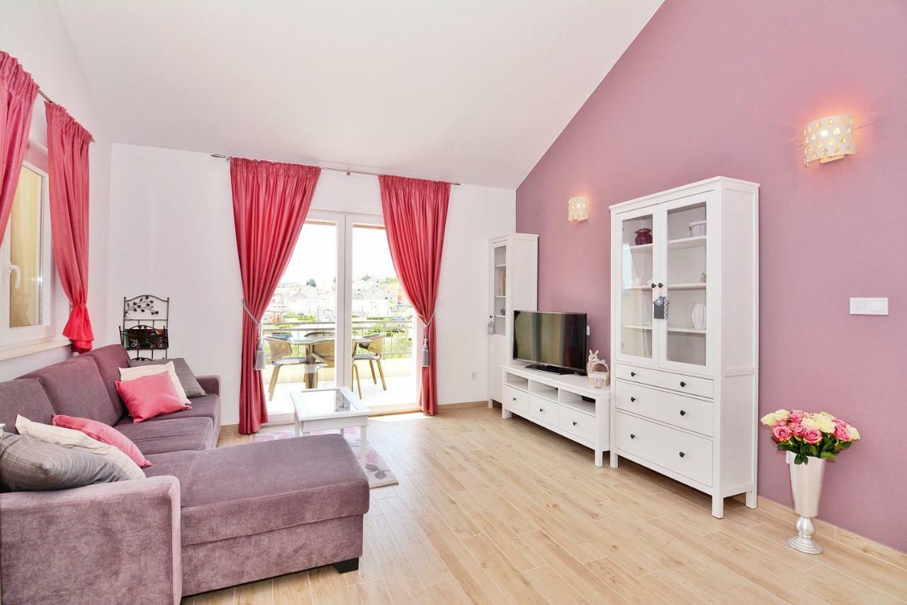 Apartment Nadoveza ตรีบูนย์ ภายนอก รูปภาพ
